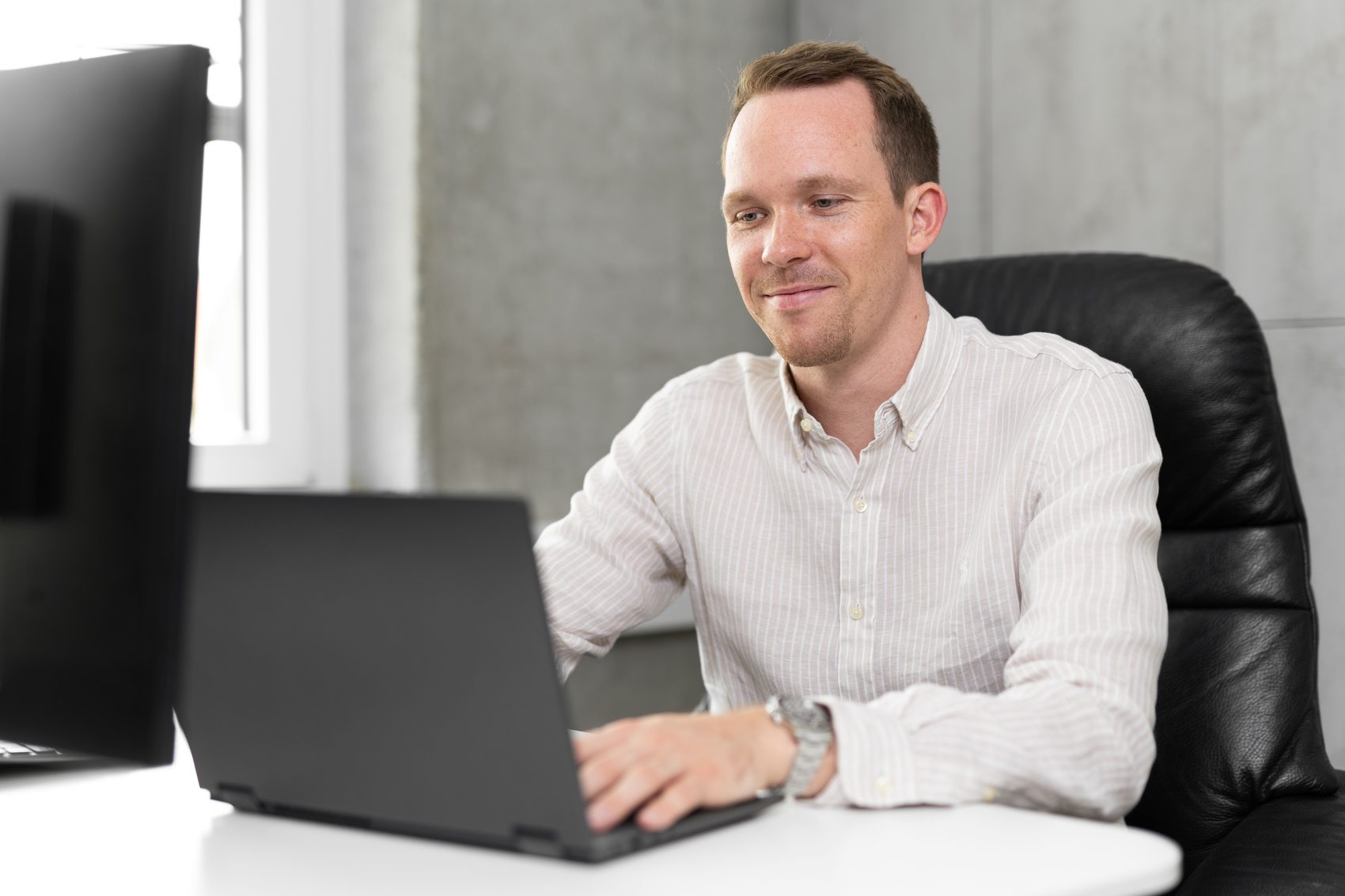 Raffael Siess an seinem Arbeitsplatz