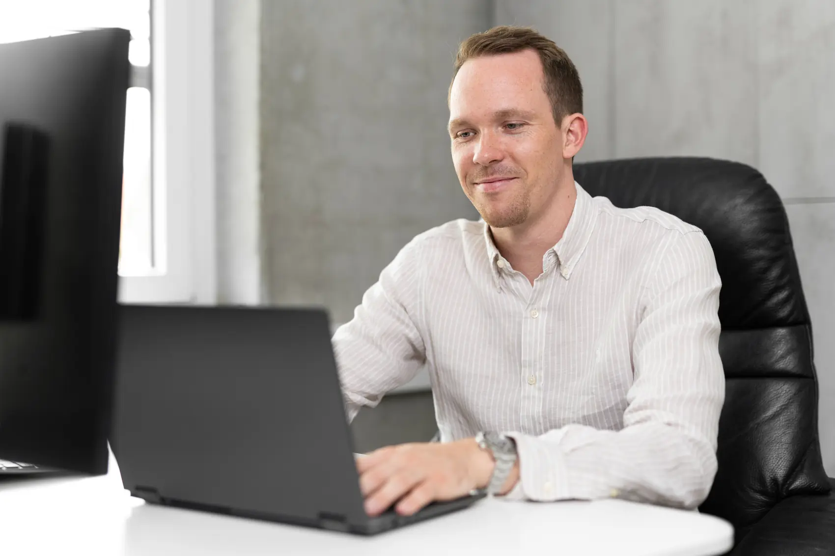 Raffael Siess an seinem Arbeitsplatz
