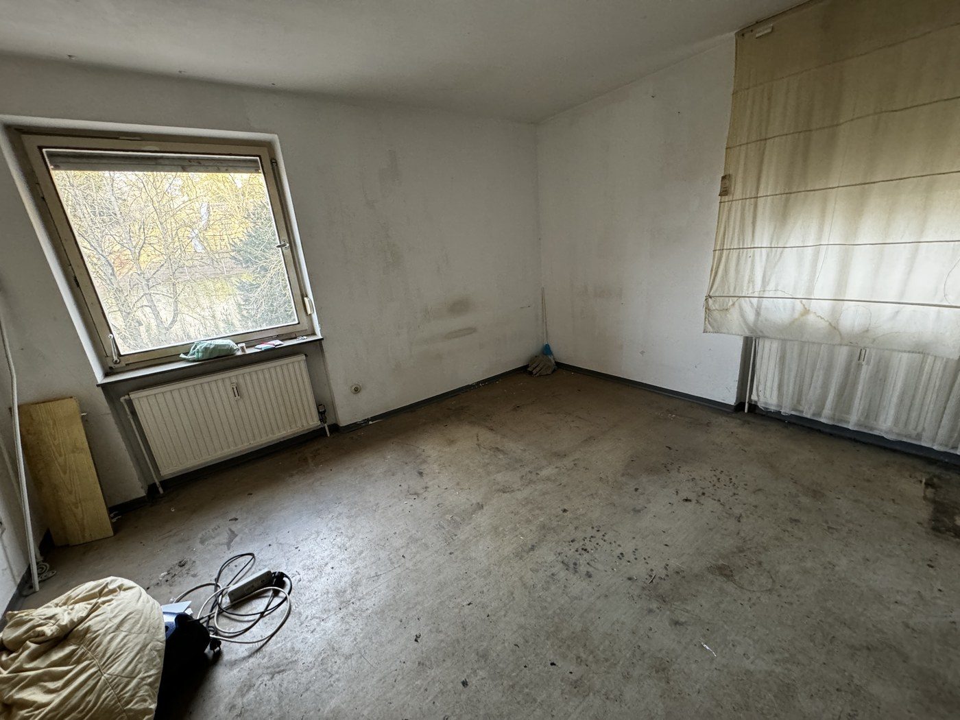 Wohnraum in Leonberg vor der Sanierung